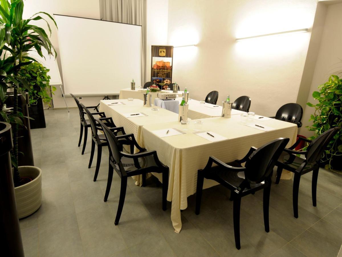 Montaldo Castle & Resort Montaldo Torinese エクステリア 写真
