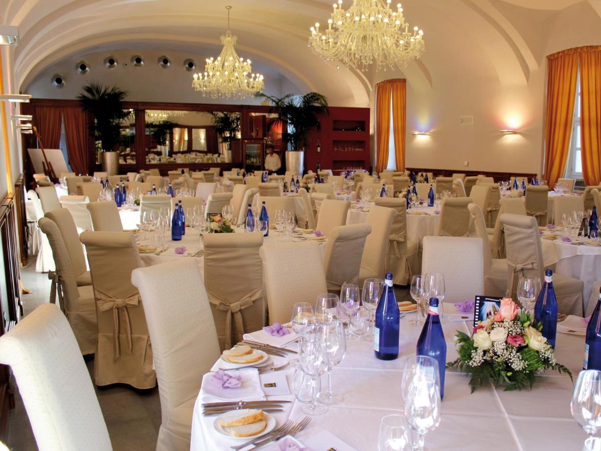 Montaldo Castle & Resort Montaldo Torinese エクステリア 写真